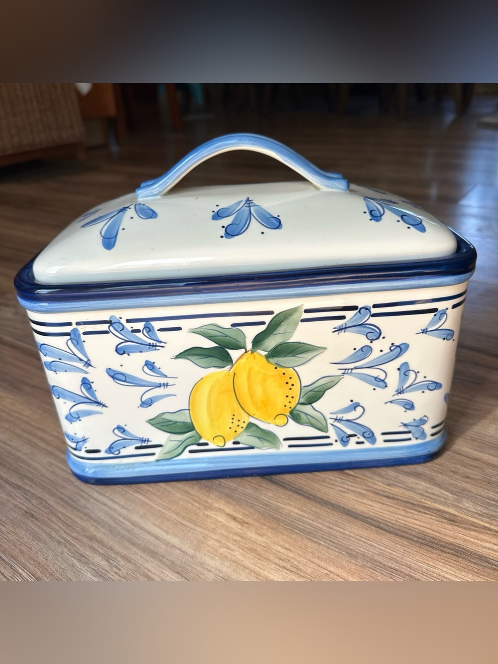Stonelite Inspirado Seattle Lemon Bread Box Cookie Jar Mediterranean Blue White